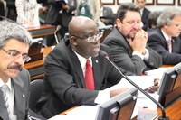 Deputado Edson Santos quer saber se o Google e o facebook sonegam imposto