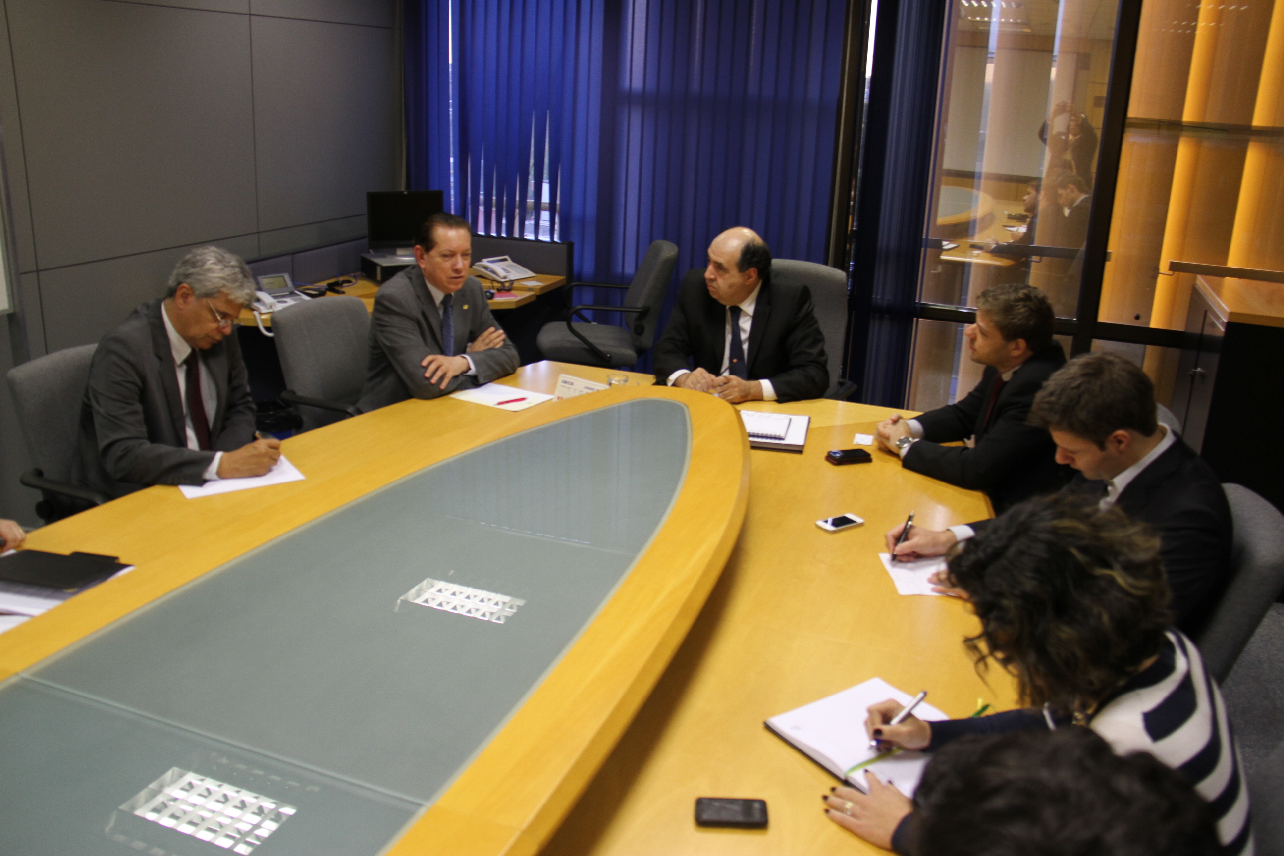 Edinho Bez apresenta sugestões a Anatel para melhorar serviços de telefonia