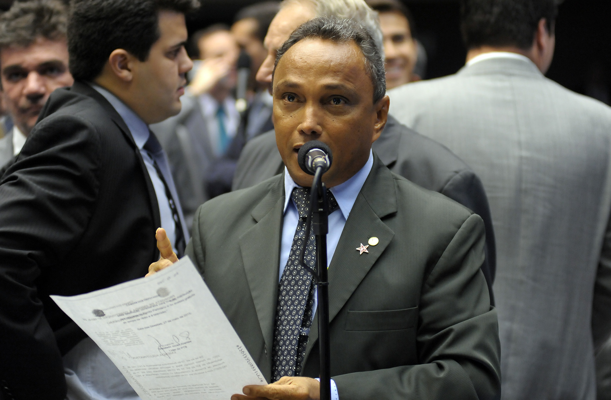 Fusão de ministérios será debatida na CFFC