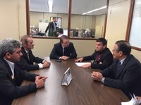 Leo de Brito recebe autoridades municipais do Acre