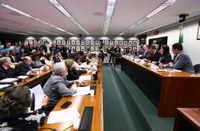 Ministro garante continuidade do programa “Mais Médicos” 