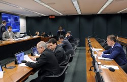 Aprovado requerimento para ministro da Defesa prestar esclarecimentos a respeito de fala de general sobre intervenção militar