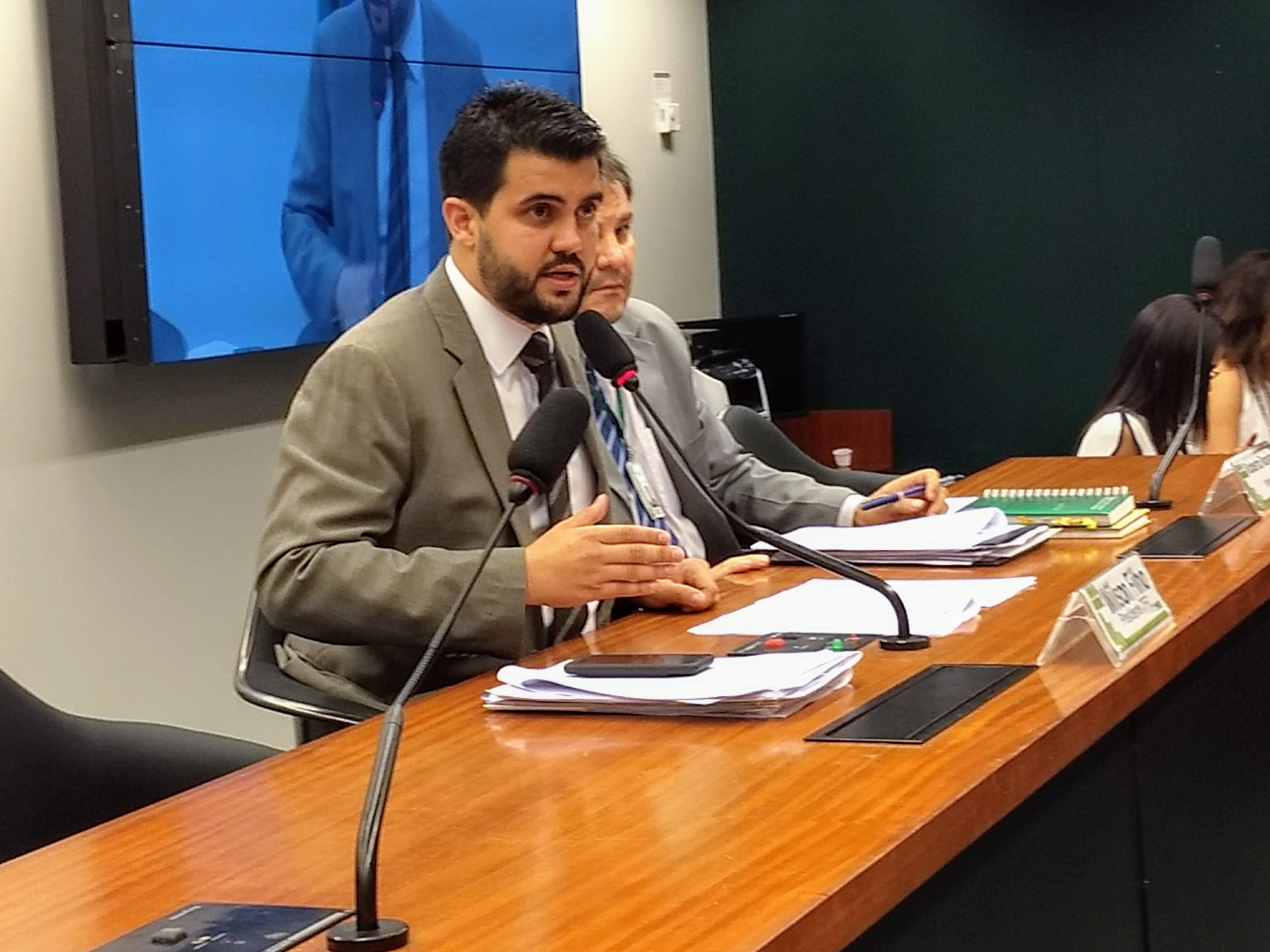 CFFC cobra esclarecimentos sobre aumento nos preços de passagens aéreas mesmo com cobrança de bagagens