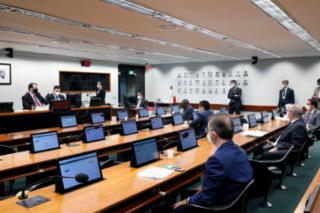 CFFC decide convidar 3 ministros de estado para prestar esclarecimentos