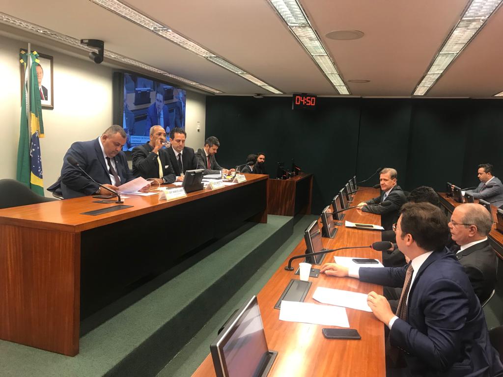 CFFC decide convidar ministra Damares Alves para falar sobre processos de identificação de ossadas de Perus e de anistia de cabos da FAB