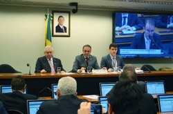 CFFC quer ouvir Ministro de Minas e Energia sobre o aumento dos combustíveis
