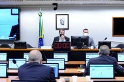 Comissão de Fiscalização Financeira e Controle decide convocar o Ministro da Defesa