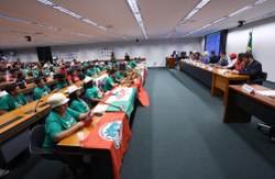 Cortes orçamentários reduzem vagas para educação no campo