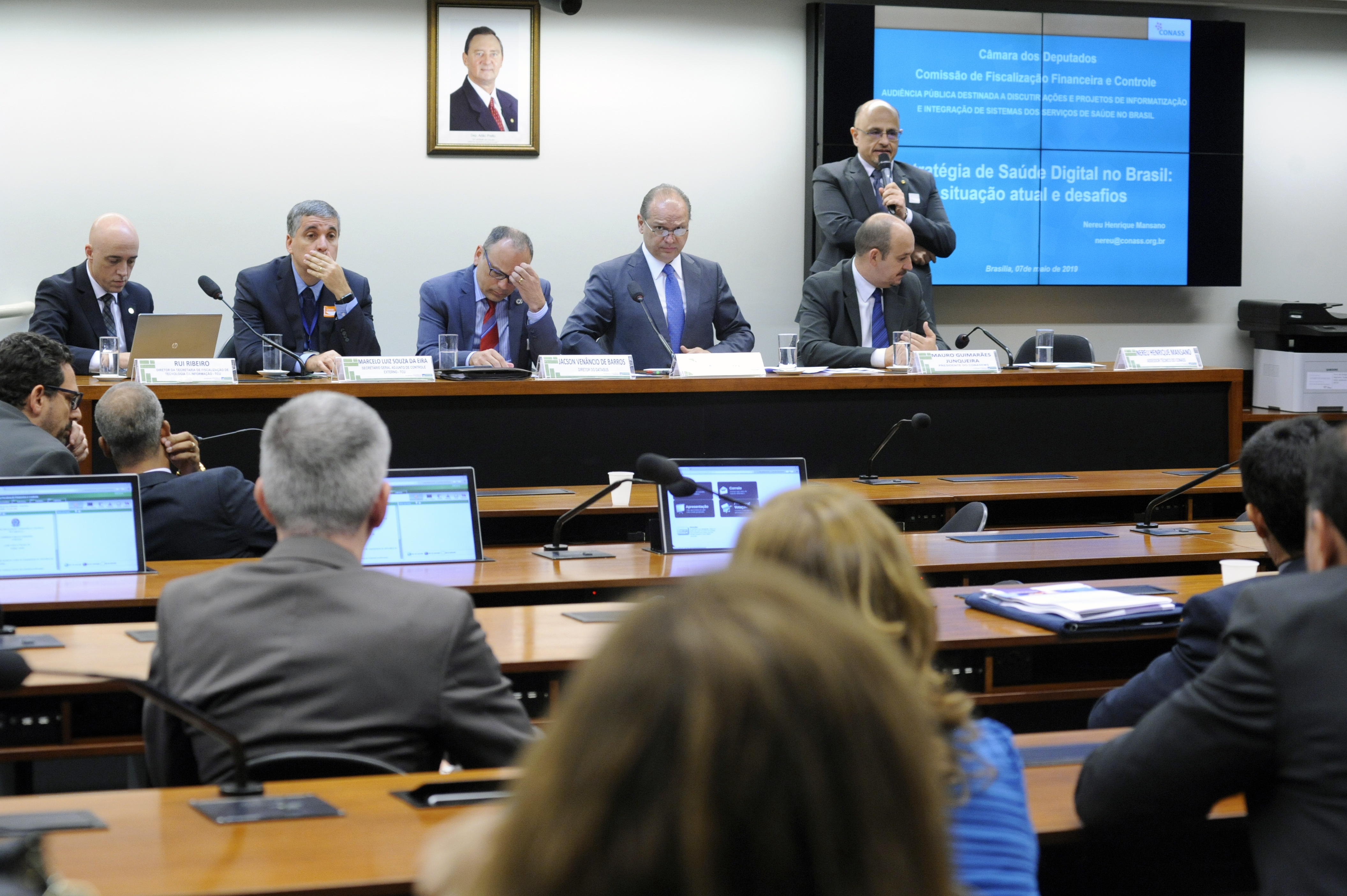 Informatização da saúde é defendida em audiência pública da CFFC