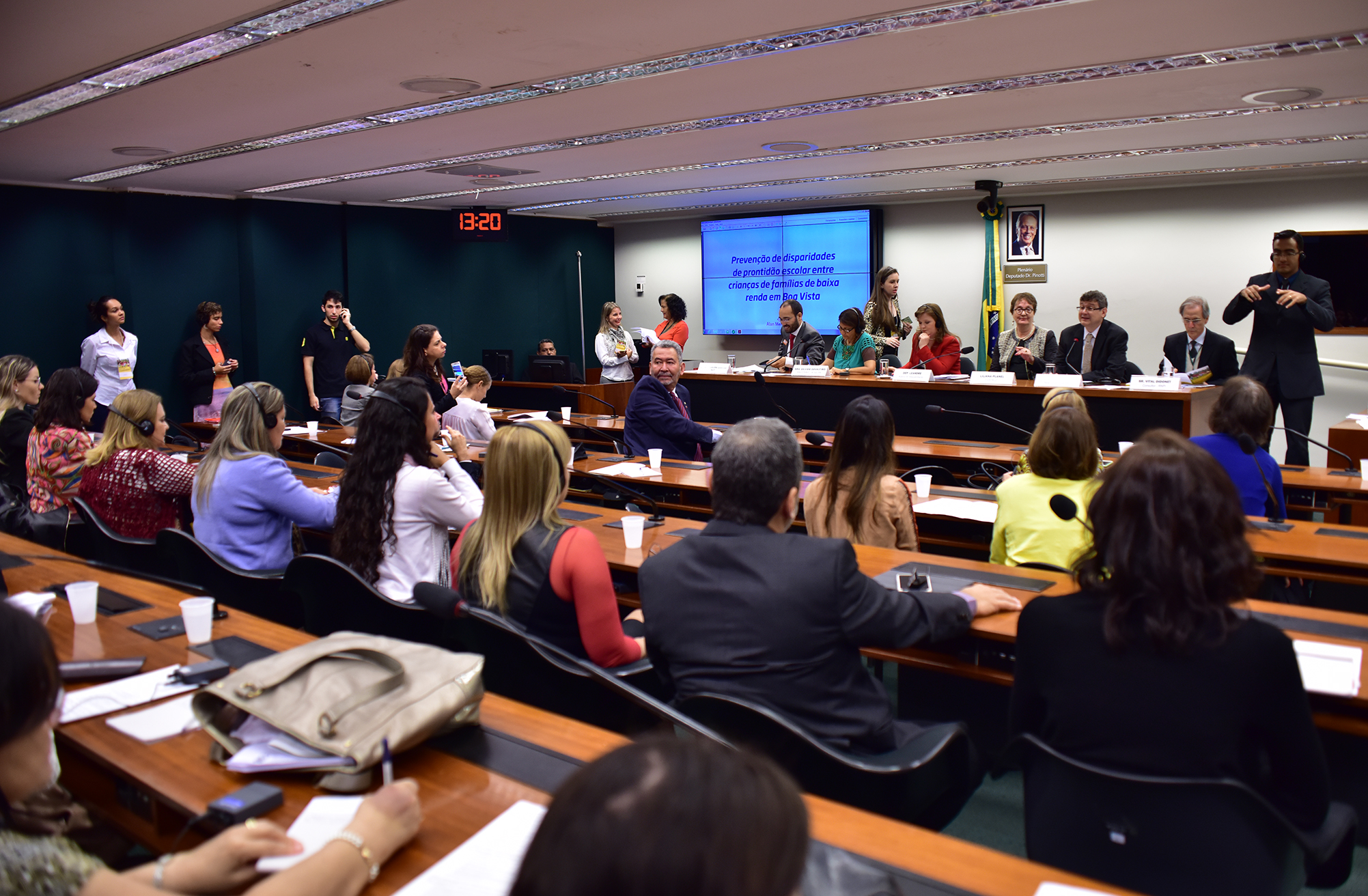Políticas públicas investem no desenvolvimento emocional e intelectual de crianças carentes