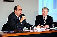 Presidente da Anatel critica atuação das empresas de telefonia no Brasil