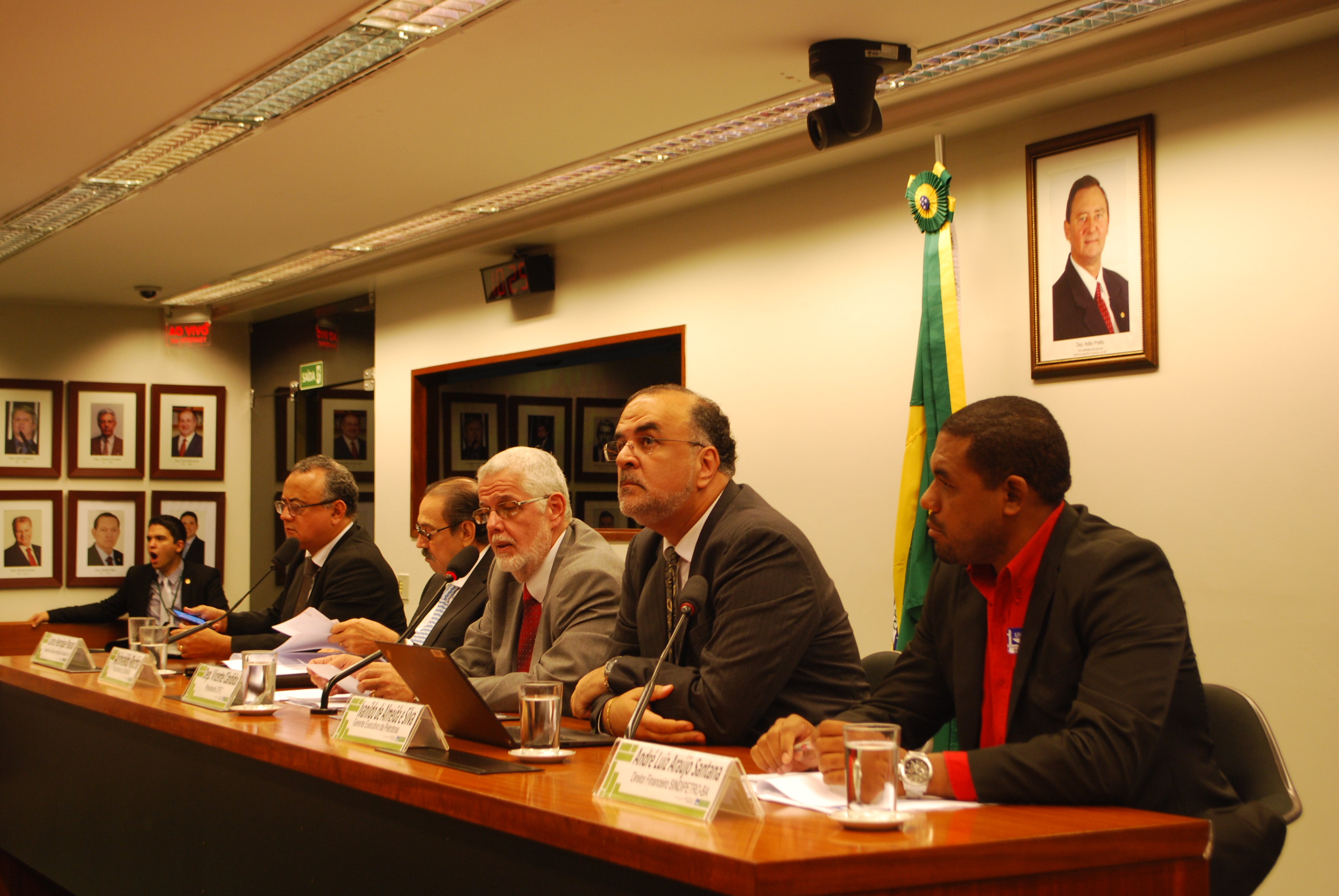 Presidente da CFFC cobra respostas da Petrobras para os problemas socioeconômicos gerados pela Operação Lava Jato