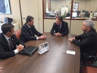 Presidente da CFFC, Leo de Brito, recebe visita da Aeronáutica.