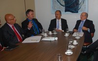 Presidente do TCU participa de reunião com deputados da CFFC