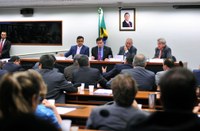 Quatro ministros são convocados para prestar esclarecimentos na Comissão de Fiscalização da Câmara