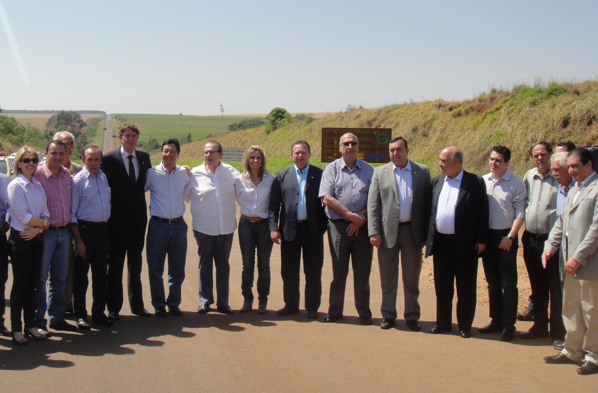 Secretário recebe deputados da comissão de fiscalização do PAC