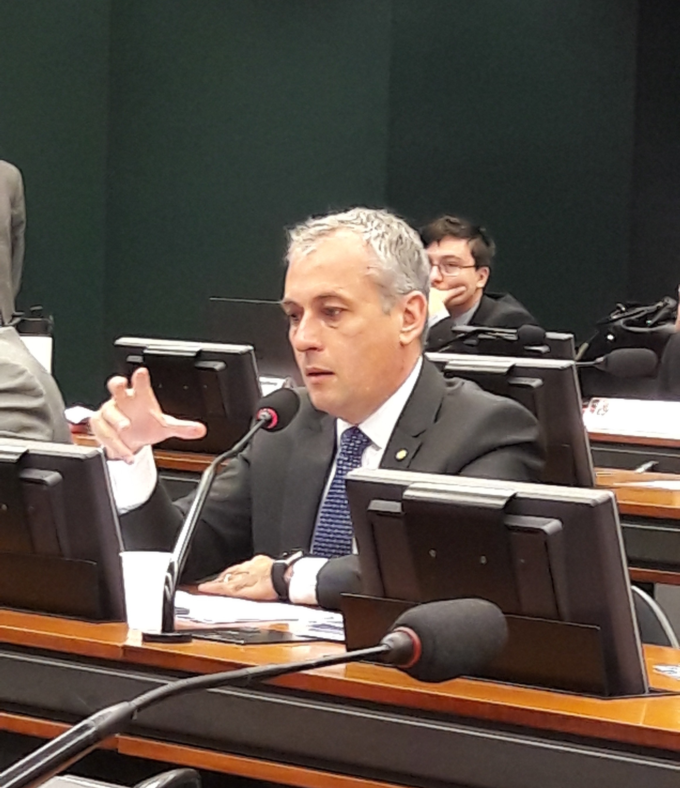 Aprovado projeto de lei que proíbe a cobrança de emissão de diploma pelas universidades