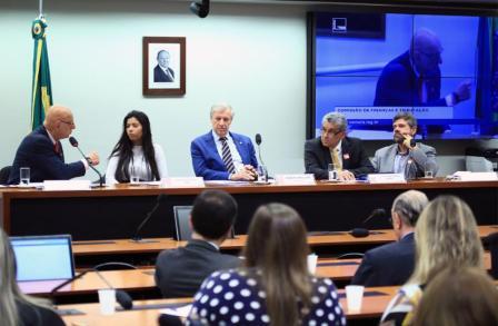 Arrecadação de impostos sobre serviço de transporte via aplicativo é discutida em Audiência Pública