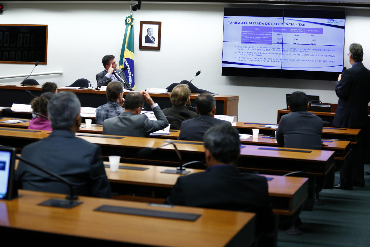 Audiência debate autorização da ANEEL de reduzir o valor de repasse de Compensação Financeira aos Estados e Municípios