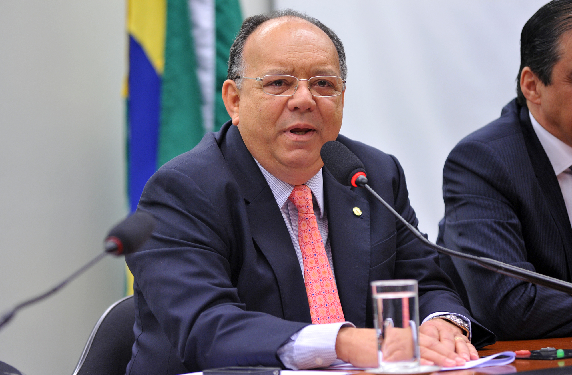 Comissão de Finanças e Tributação elege Mário Feitoza presidente.