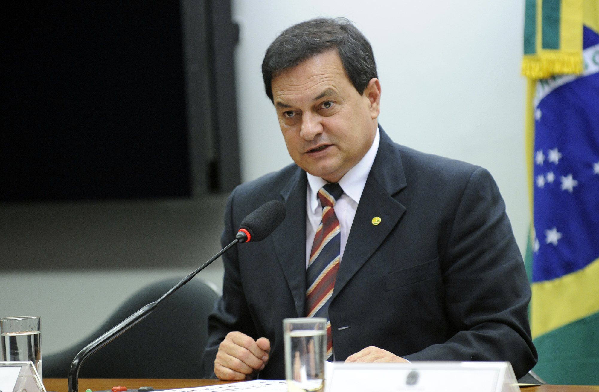 Finanças aprova primeira via gratuita do documento de identidade único