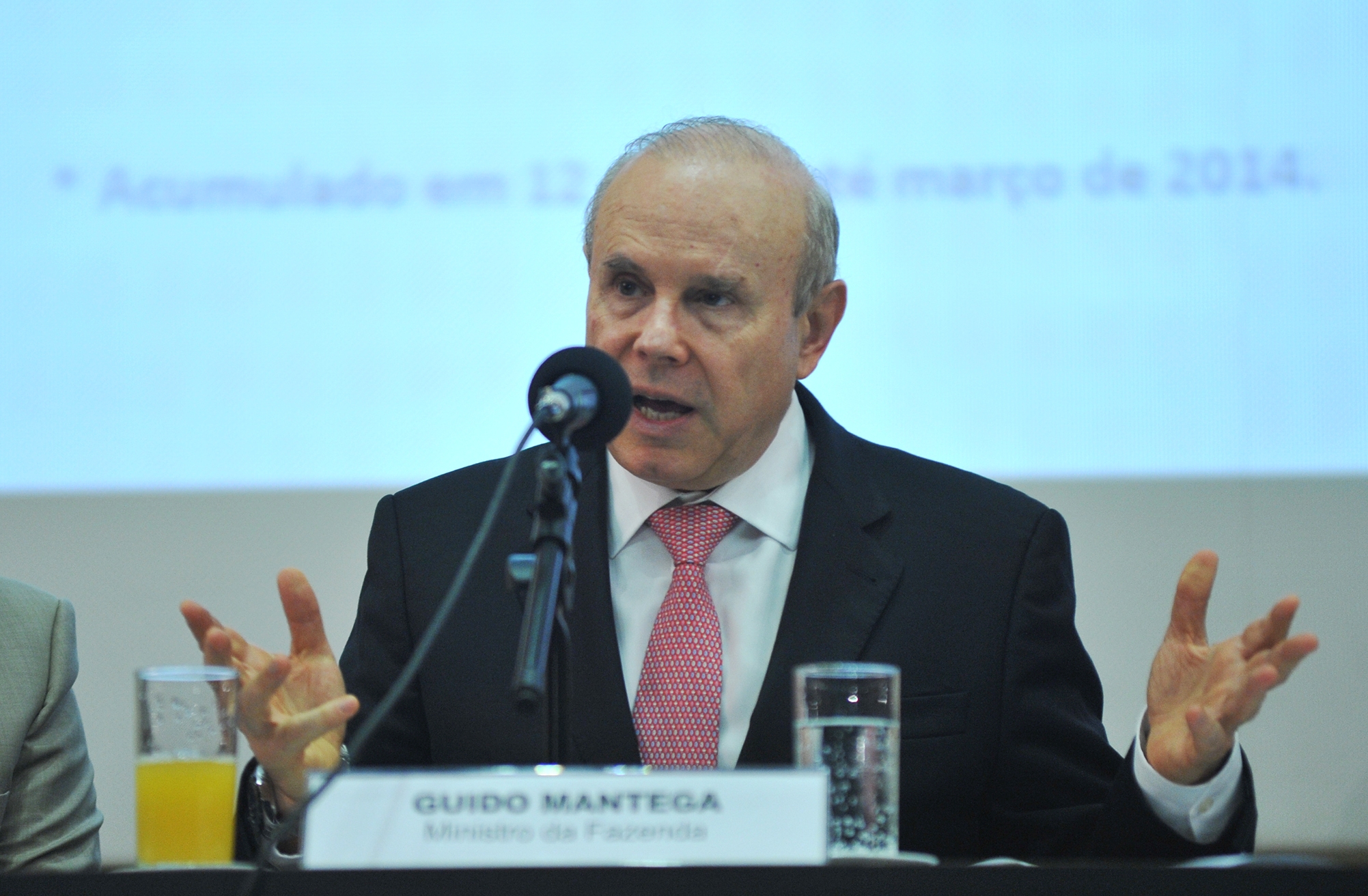 Mantega apresenta números otimistas para o crescimento do País