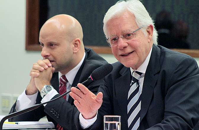 Ministro diz que leilão de concessão de aeroportos vai ser competitivo.