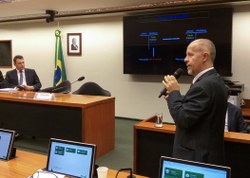 Pagamentos de honorários periciais, Acordo internacional de Cooperação entre São Vicente e Granadinas e o Brasil e Fundo Social para a Ciência e Tecnologia foram objetos de proposições aprovadas pela CFT