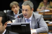 Projeto reduz custos da telefonia celular no Brasil