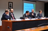 Representantes do setor de Saúde pedem desoneração tributária para equipamentos.