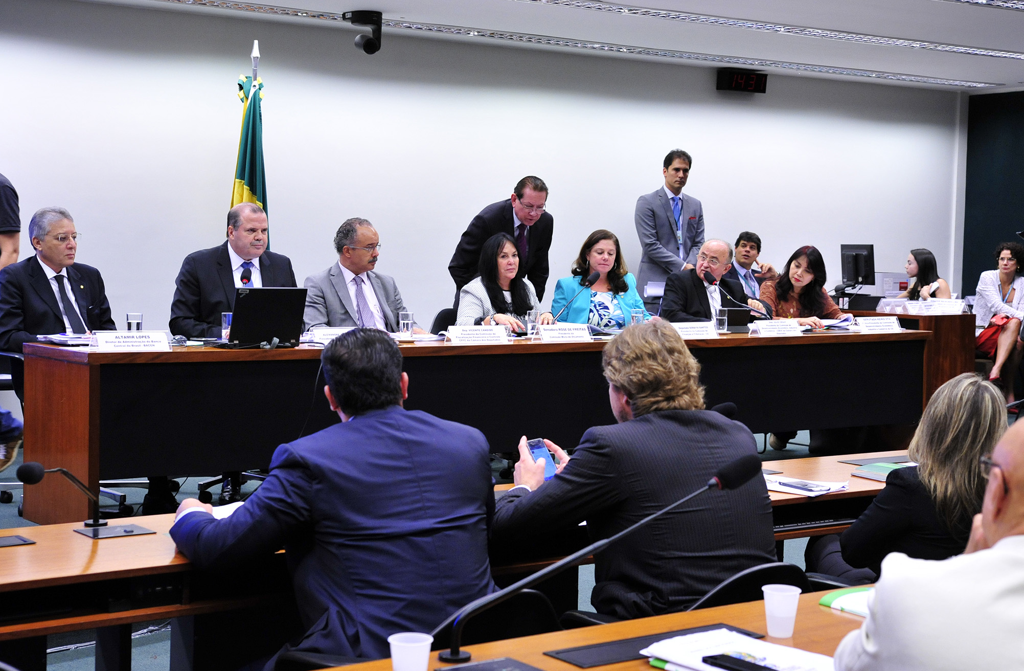 Tombini diz que contração da economia dará base mais sólida para retomada do crescimento