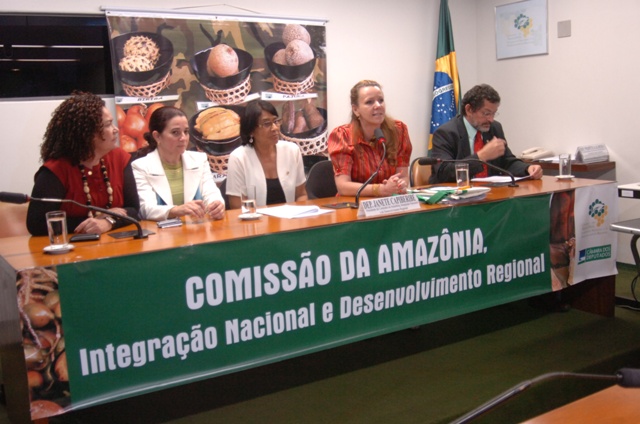 VANESSA, JANETE E OUTROS