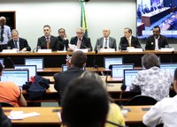 Audiência pública debate crise nos Correios