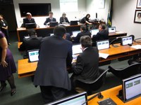 Comissão aprova a suspensão do pagamento de dívidas dos municípios em situação de emergência.