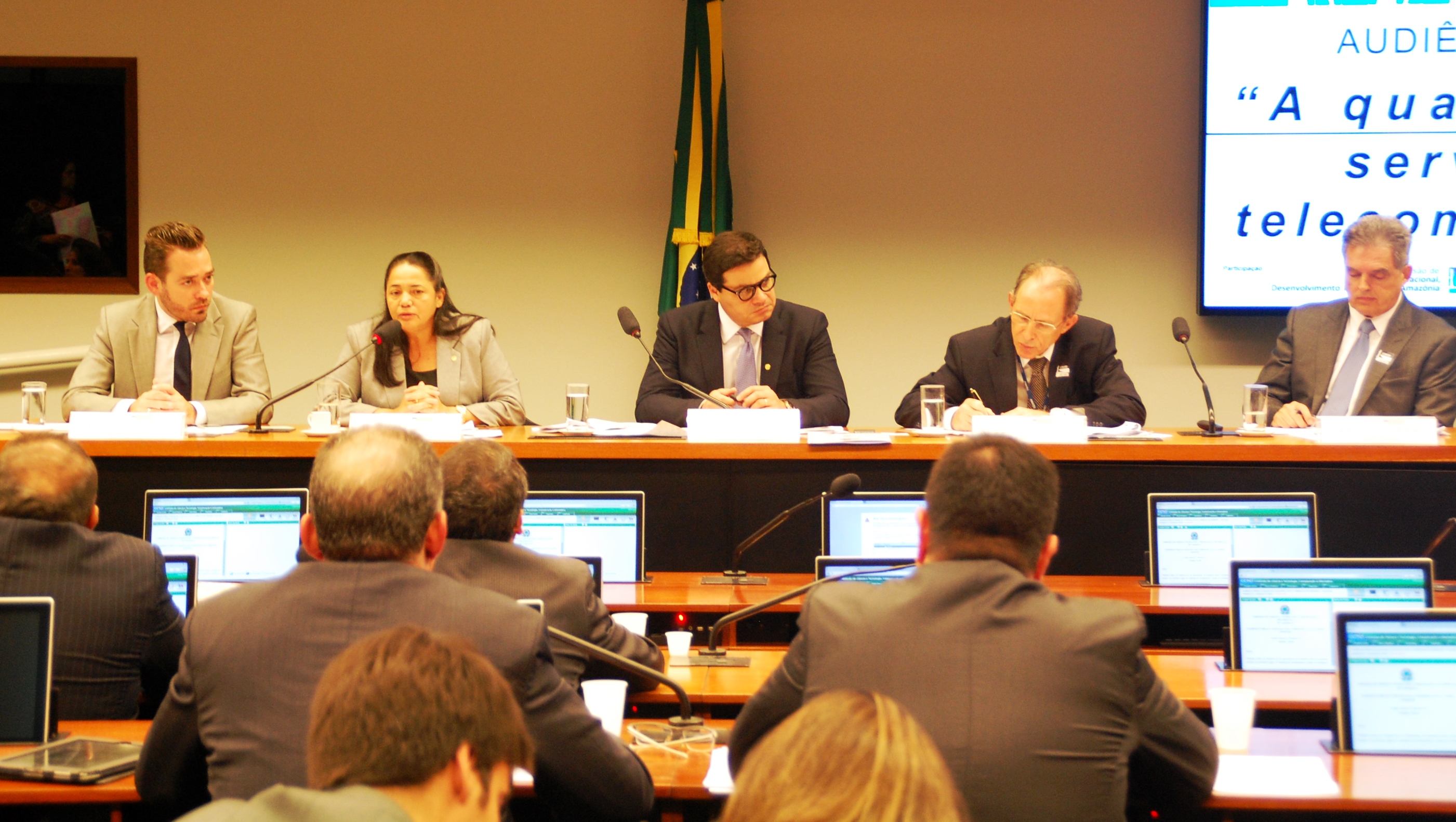 Comissões da Câmara e órgãos de fiscalização cobram a melhoria da qualidade da telefonia móvel