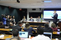 Deputados criticam suspensão de obras na rodovia BR-319