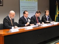 Empresas não comparecem e CPI da Telefonia ganha força na Câmara