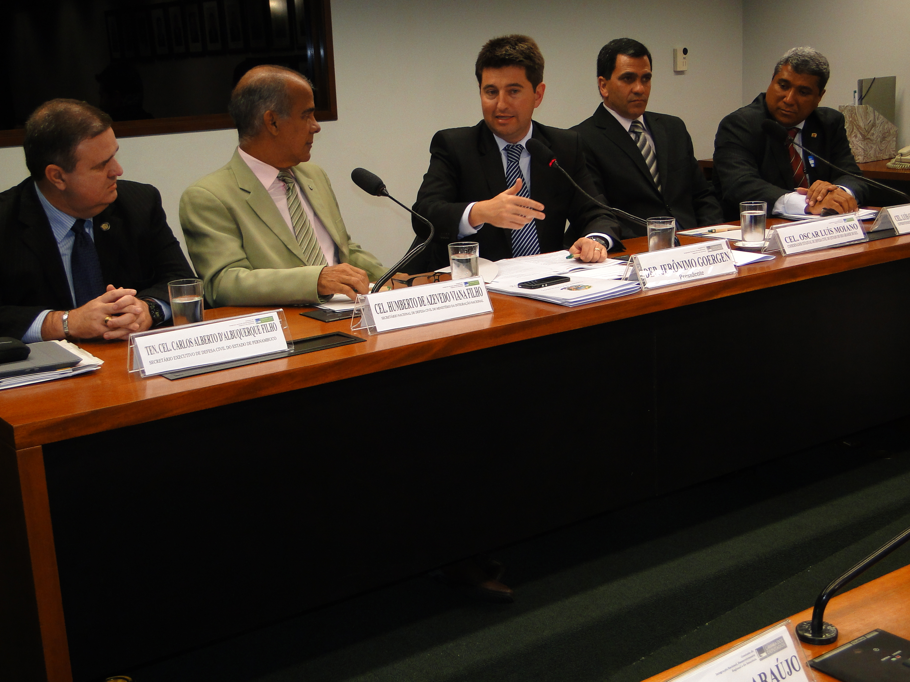 Mais de R$ 1 bilhão em verbas para apoio aos municípios atingidos por catástrofes não chegaram às vítimas