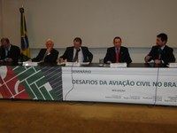 Ministro da Aviação recebe petição por nova jornada para aeronautas