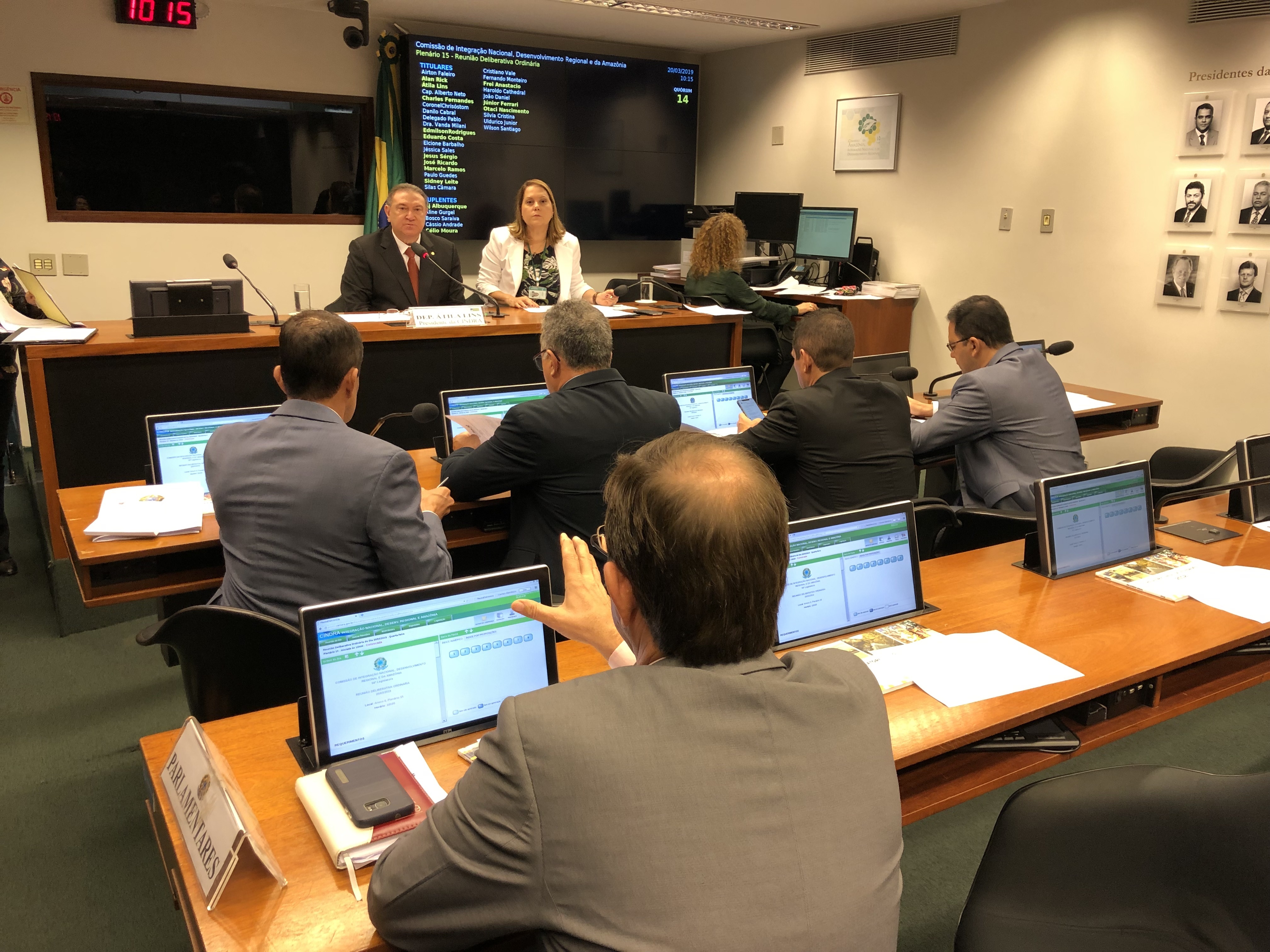 Requerimentos de audiências públicas marcam primeira reunião da CINDRA