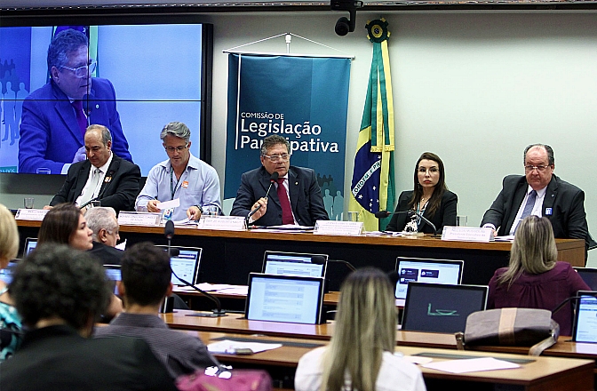 CLP debate encerramento do Programa Farmácia Popular- Rede Própria (PFP-RP)