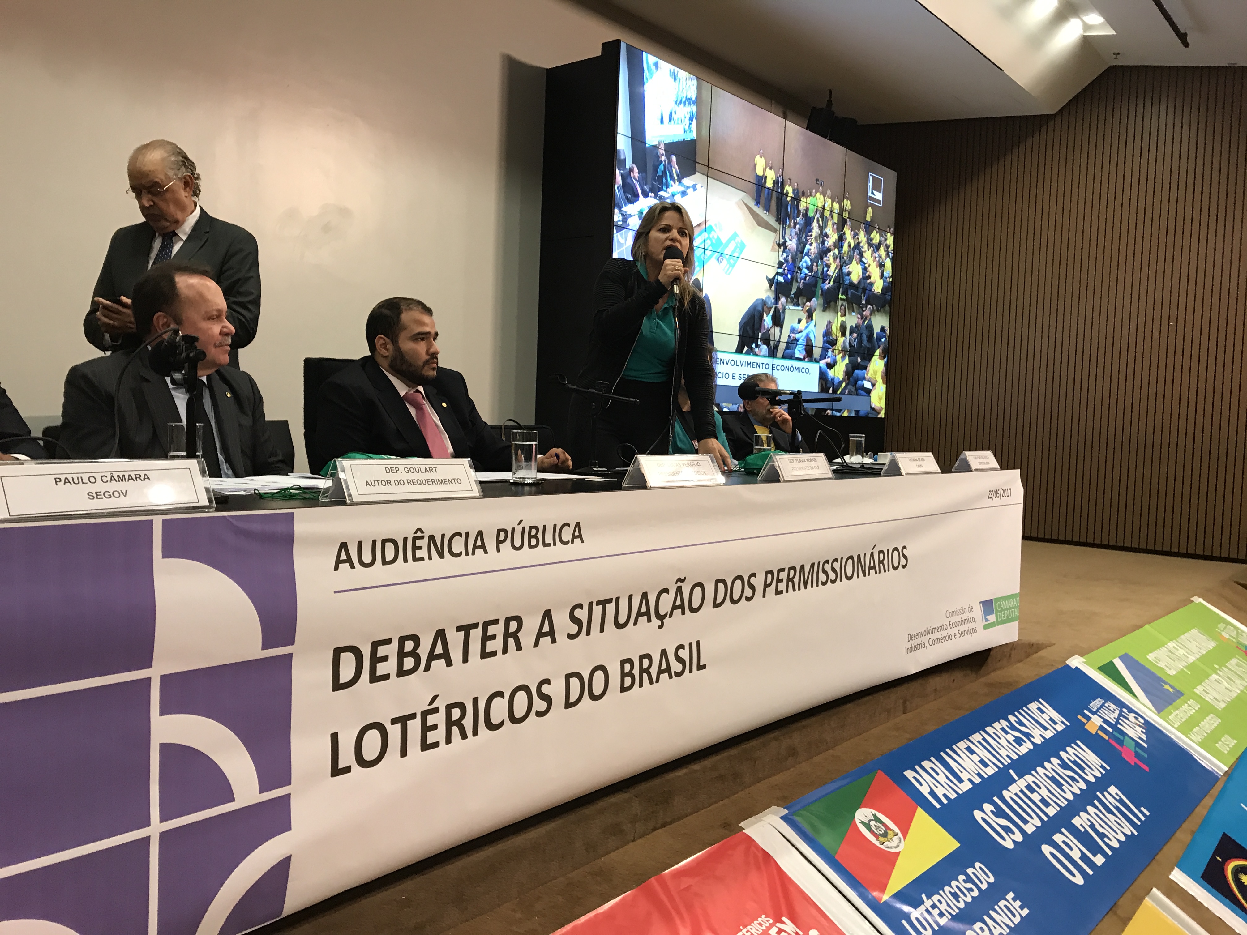 Comissões da Câmara recebem lotéricos para debater crise no setor