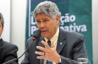 Chico Alencar: lei deve garantir a mais ampla liberdade de expressão.