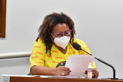 Movimentos populares entregam na Câmara minuta para criar projeto de lei sobre autogestão em produção de moradias