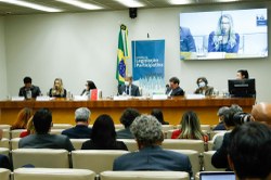 Pesquisadores e deputados homenageiam os 10 anos da Lei de Acesso à Informação