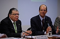 Dep. Sarney Filho (PV/MA) e Roberto Brandão Cavalcanti, secretário de Biodiversidade e Florestas - MMA.