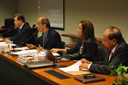 Deputado Arnaldo Jordy (PPS/PA) participou do debate sobre o PL 37/2001 que trata do novo marco regulatório de mineração.