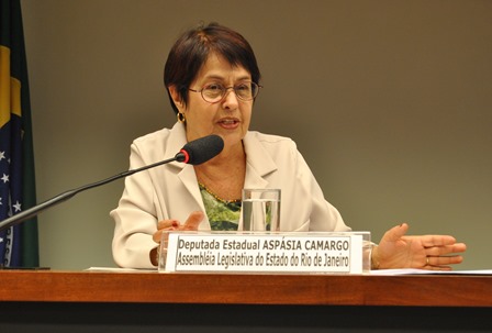 Deputada Estadual Aspásia Carmargo, representando a Alerj - Assembléia Legislativa do Estado do Rio de Janeiro.