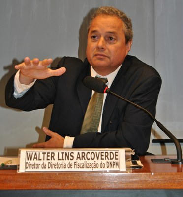 Walter Lins Acoverde, Diretor da Diretoria de Fiscalização do DNPM - Departamento Nacional de Produção Mineral.