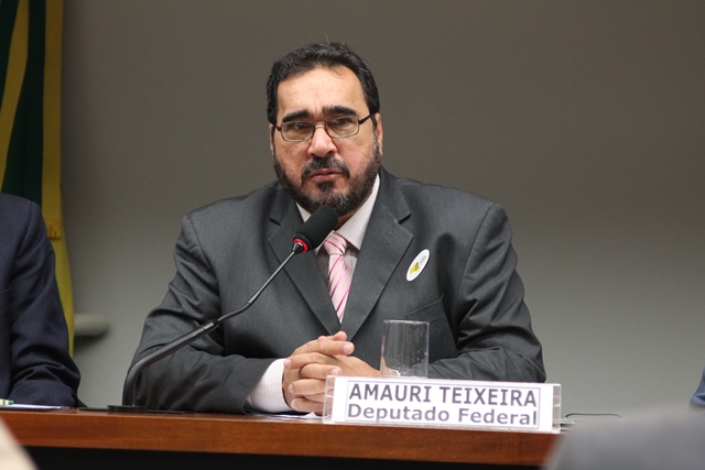 Deputado Amauri Teixeira (PT/BA), destacou a importância da preservação e o uso sustentável da Caatinga e do Cerrado